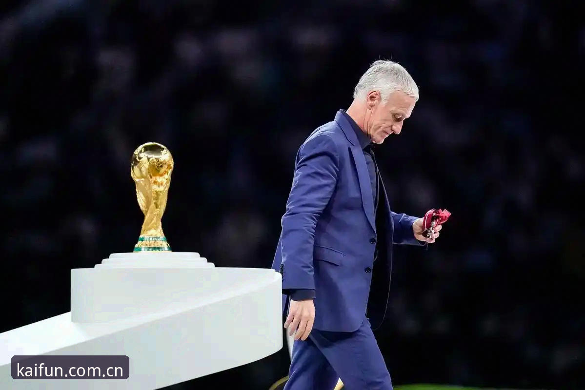 揭秘德尚的“不满”：一场3-0背后，藏着世界杯冠军的胜负手